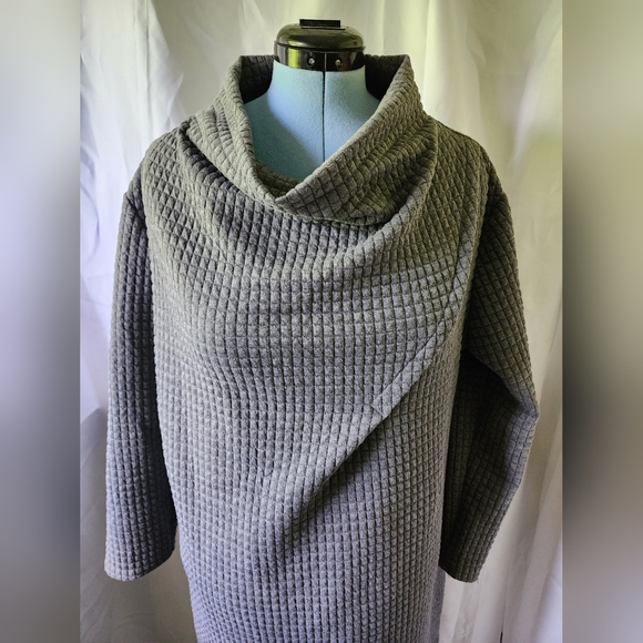 Depending on the Horizon- Large- Women's Waffle Pattern Tunic Sweater Dress-Grey - Picture 2 of 8